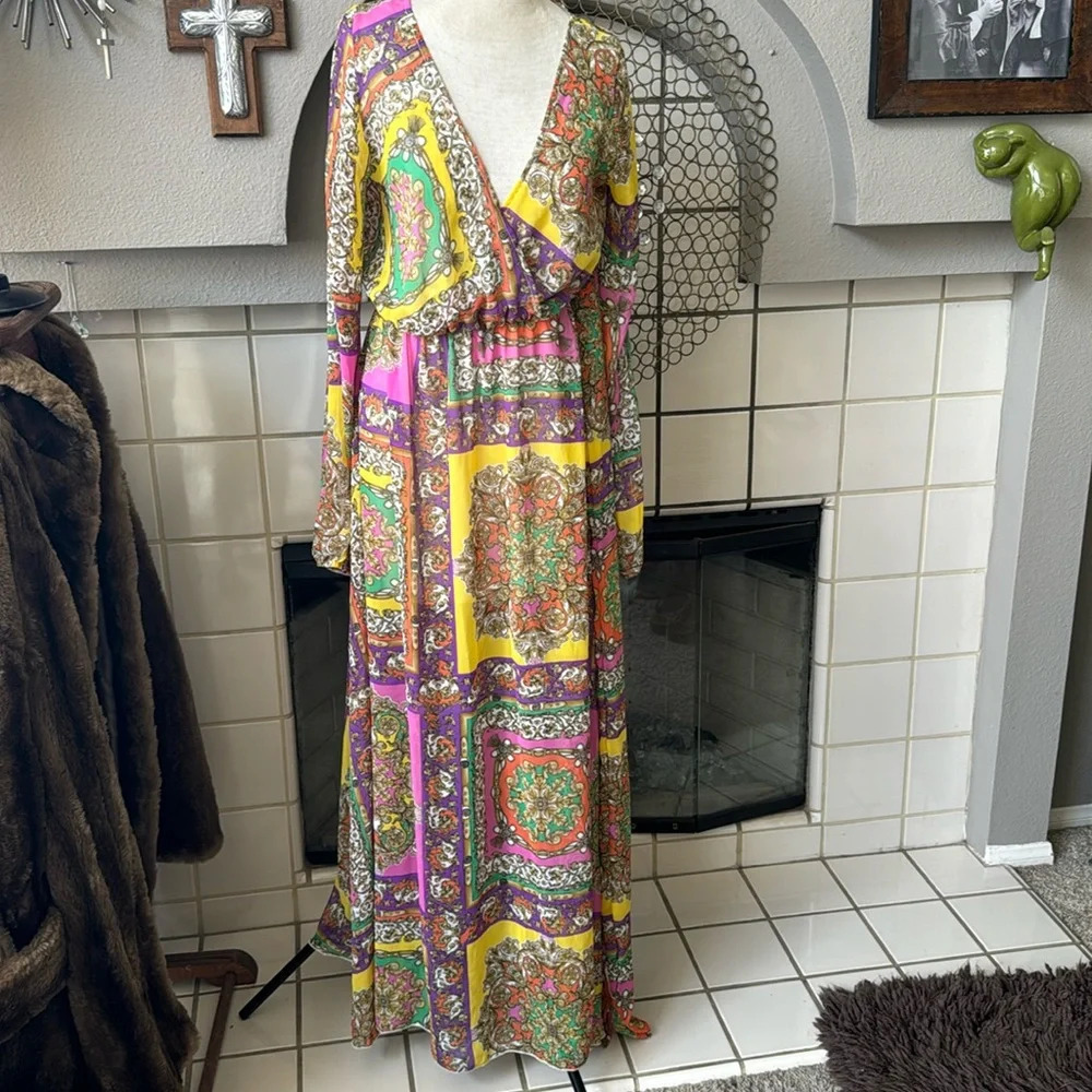 Baroque print dress Size small sample sale